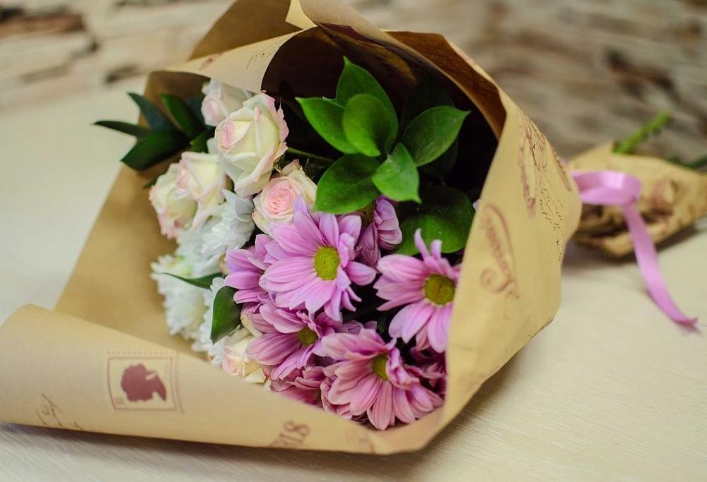 Букет цветов из: Розы и Хризантемы в Молоково