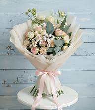 Букет цветов из:  Розы и Лизиантусы в Молоково