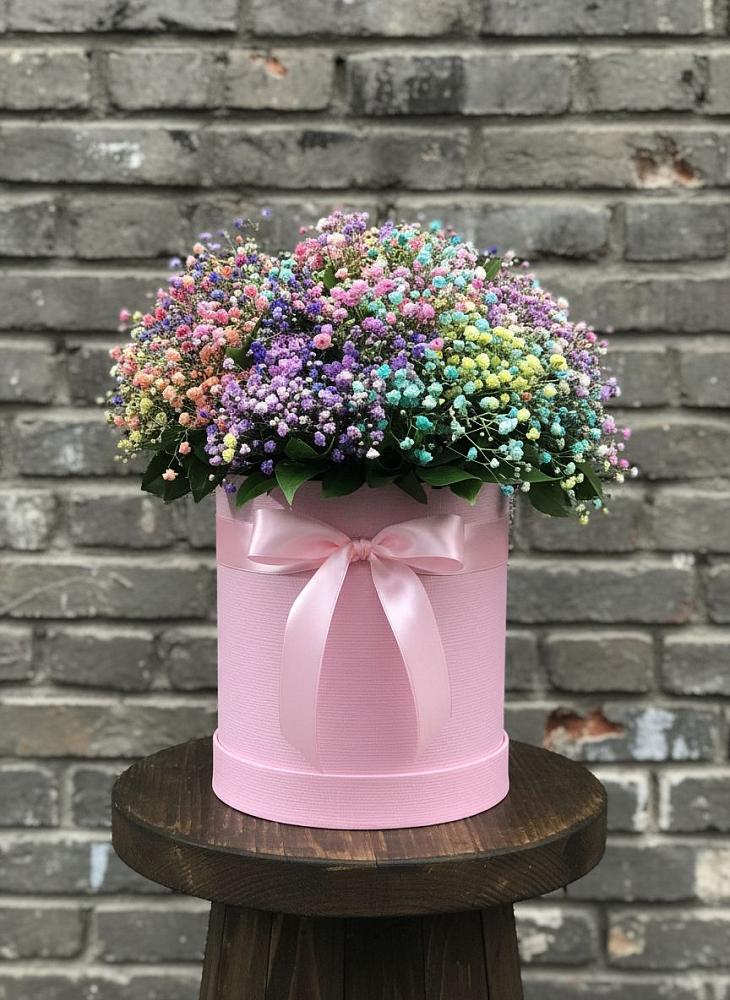 Цветочная композиция из Гипсофила и Розы в шляпной коробке в Молоково