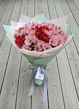 Букет цветов из:  Альстромерии в Молоково