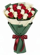 Букет Микс из красных и белых роз #REPLACE_PRED# Молоково