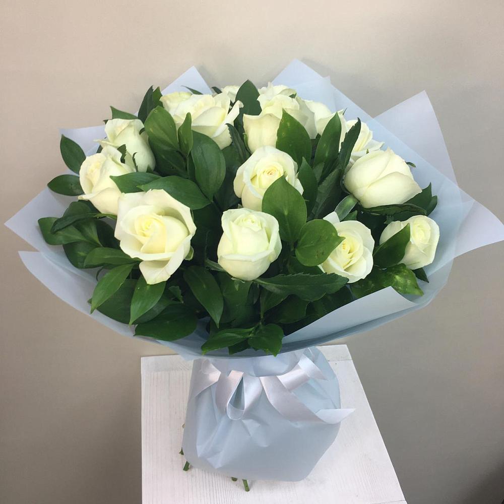 Букет 15 Белых роз Проуд в Молоково