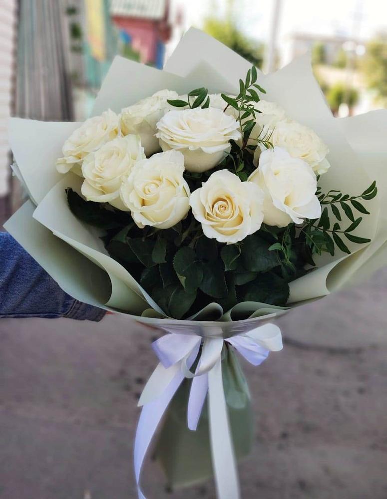 Букет Белые розы Проуд в Молоково