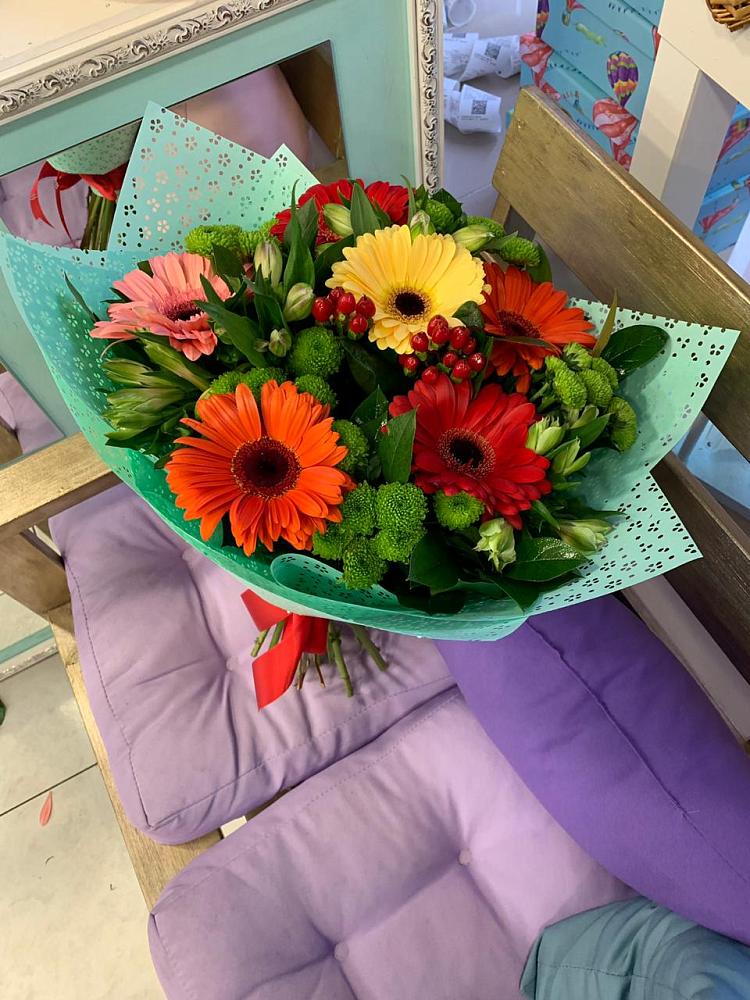 Букет цветов из: Герберы, Хризантемы и Альстромерии в Молоково