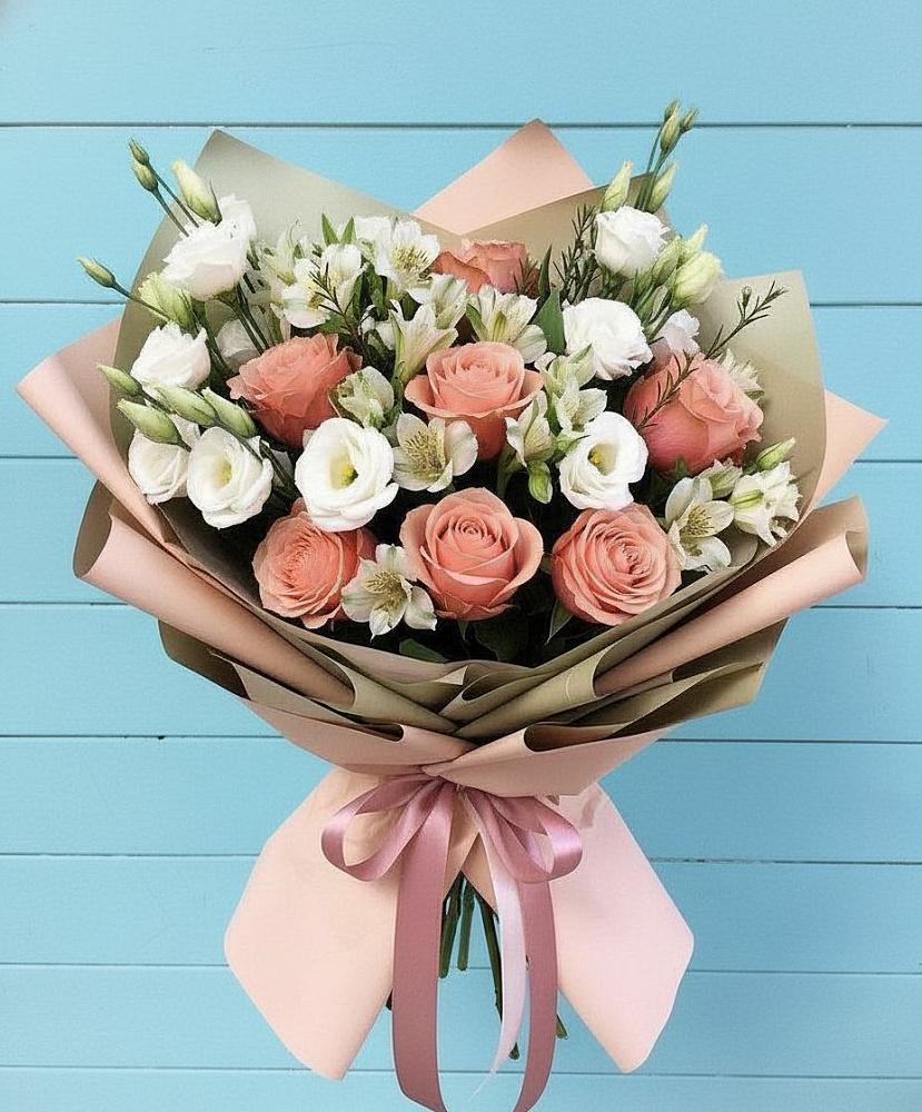 Букет цветов из: Розы, Альстромерии и Лизиантусы в Молоково