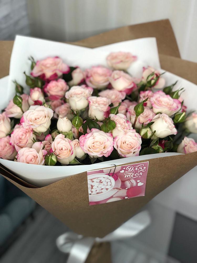 Букет цветов из: Розы в Молоково