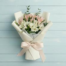 Букет цветов из:  Альстромерии в Молоково