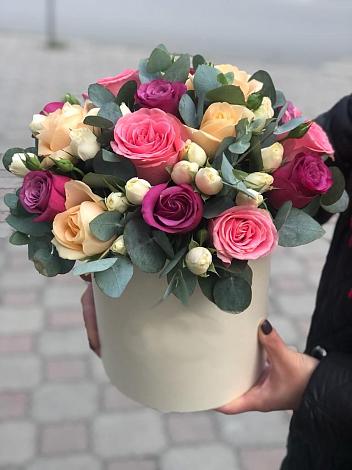 Цветочная композиция из Розы в шляпной коробке в Молоково