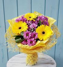 Букет цветов из:  Хризантемы и Герберы #REPLACE_PRED# Молоково