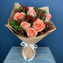 Букет цветов из:  Розы и Альстромерии в Молоково