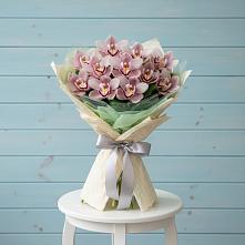 Букет цветов из:  Орхидеи и Розы в Молоково