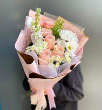 Букет цветов из:  Хризантемы и Розы в Молоково