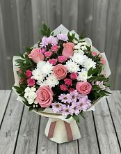 Букет цветов из:  Альстромерии, Гвоздики, Розы и Хризантемы в Молоково