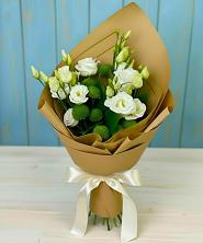 Букет цветов из:  Хризантемы и Лизиантусы в Молоково