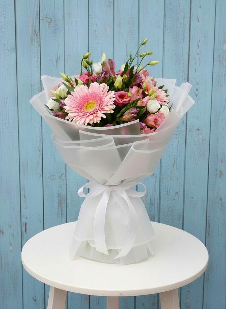 Букет цветов из: Герберы, Альстромерии и Лизиантусы в Молоково