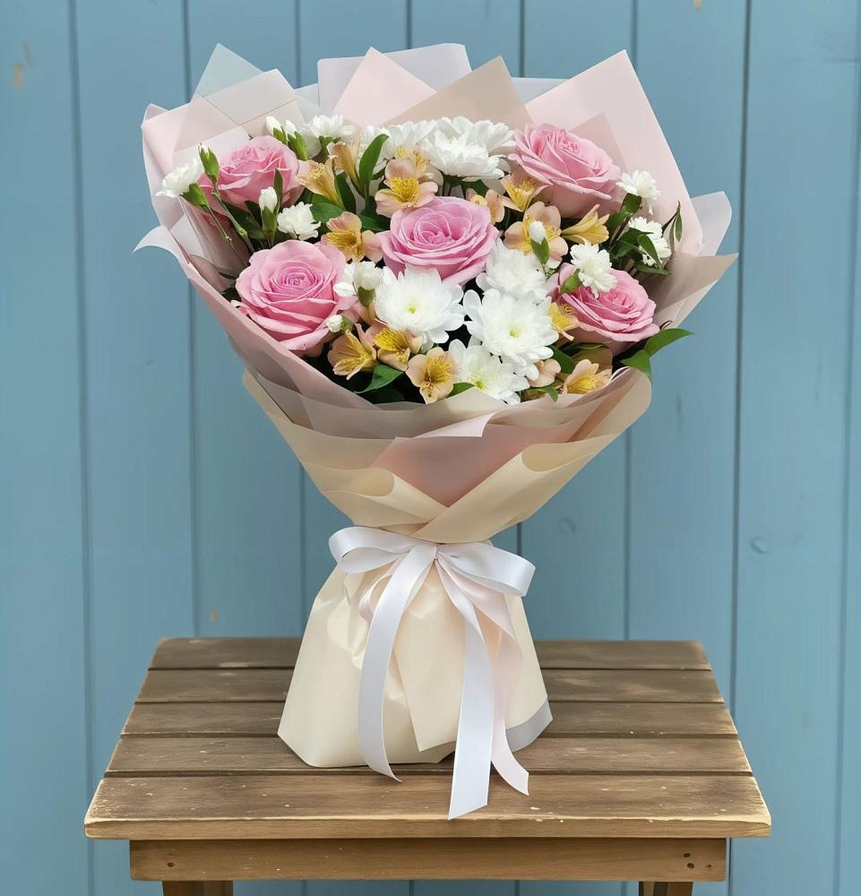 Букет цветов из: Гвоздики, Орхидеи и Розы в Молоково