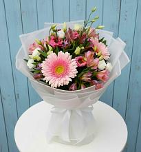 Букет цветов из:  Герберы, Альстромерии и Лизиантусы в Молоково