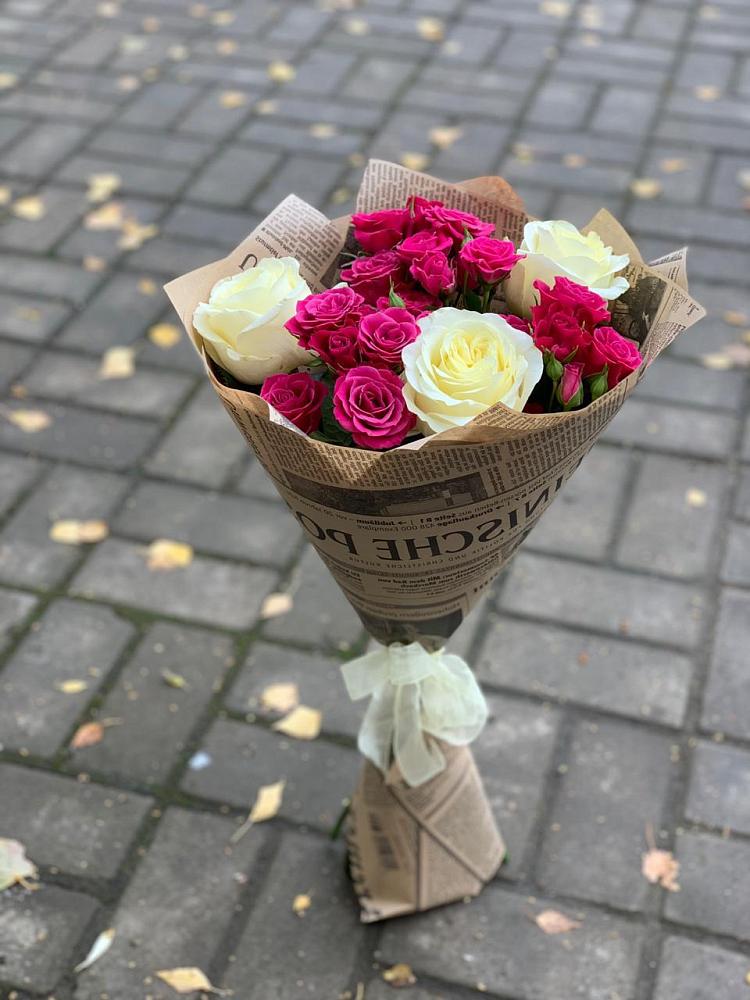 Букет цветов из: Розы в Молоково