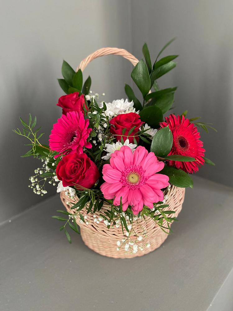 Цветочная композиция из Розы, Хризантемы и Герберы в корзине в Молоково