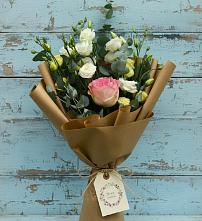 Букет цветов из:  Розы и Лизиантусы в Молоково