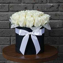 Цветочная композиция из Розы в шляпной коробке #REPLACE_PRED# Молоково